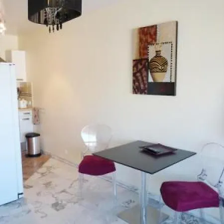Stylish One Bedroom In Just Off The Croisette And Near Beaches - 680 *